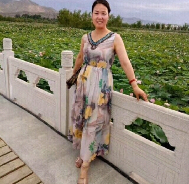 红叶的第一张照片--新乡相亲服务中心