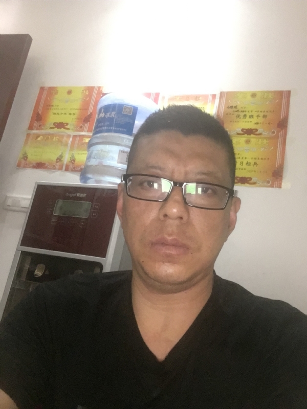 牵手的第一张照片--新乡相亲服务中心