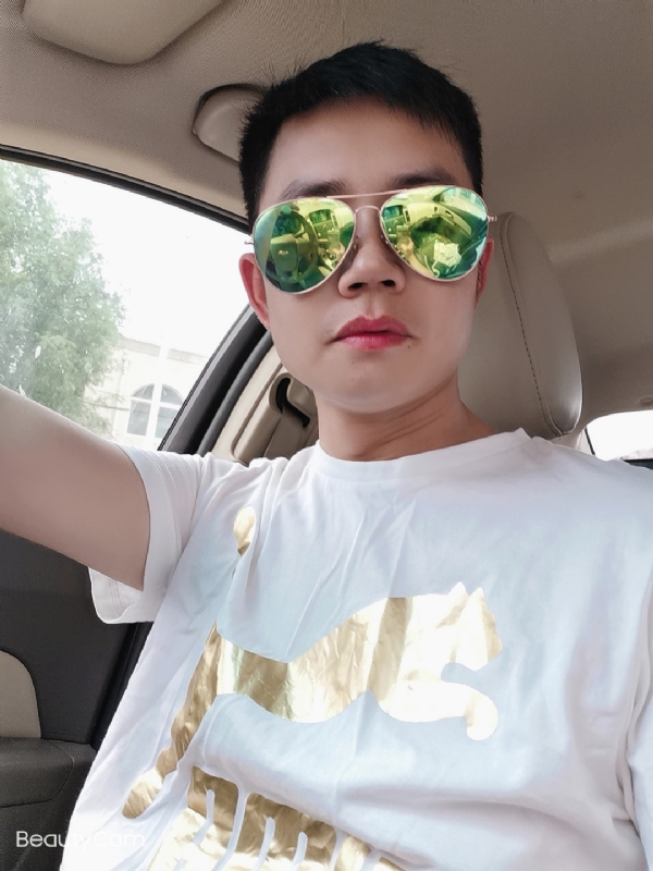 奋斗的第一张照片--新乡相亲服务中心