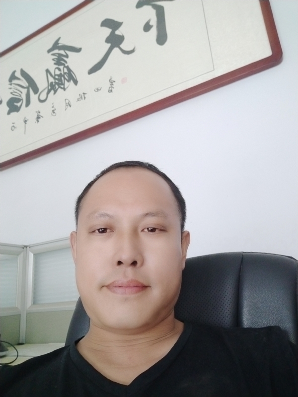 山丘的第三张照片--新乡相亲服务中心