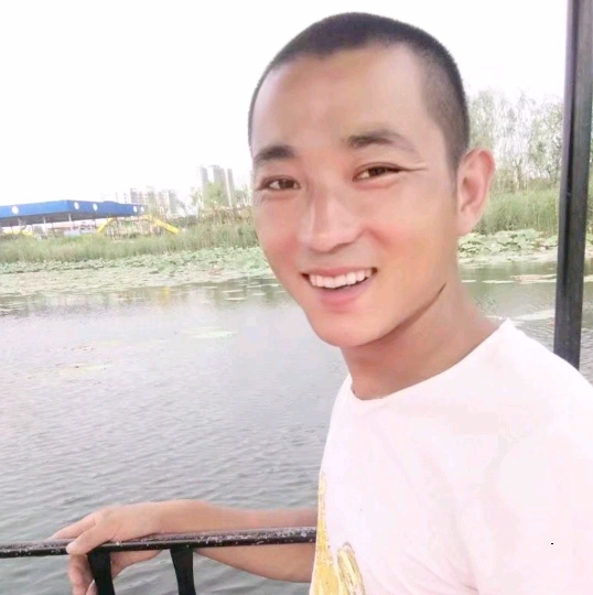 为你等候的第二张照片--新乡相亲服务中心