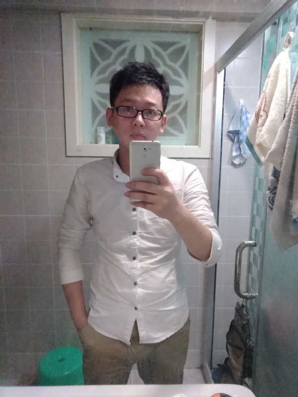 花谢魂伤的第一张照片--新乡相亲服务中心