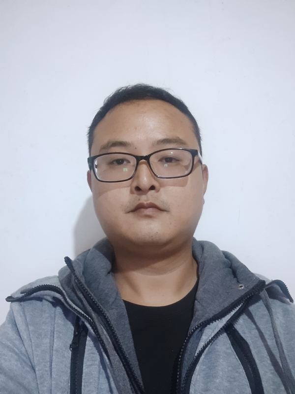 爱在一瞬间的第一张照片--新乡相亲服务中心