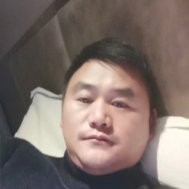 奔跑的第三张照片--新乡相亲服务中心
