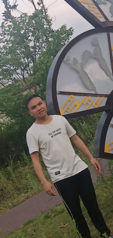 愉快的阳光的第一张照片--新乡相亲服务中心