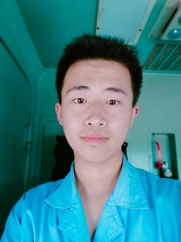 生而为人的第三张照片--新乡相亲服务中心