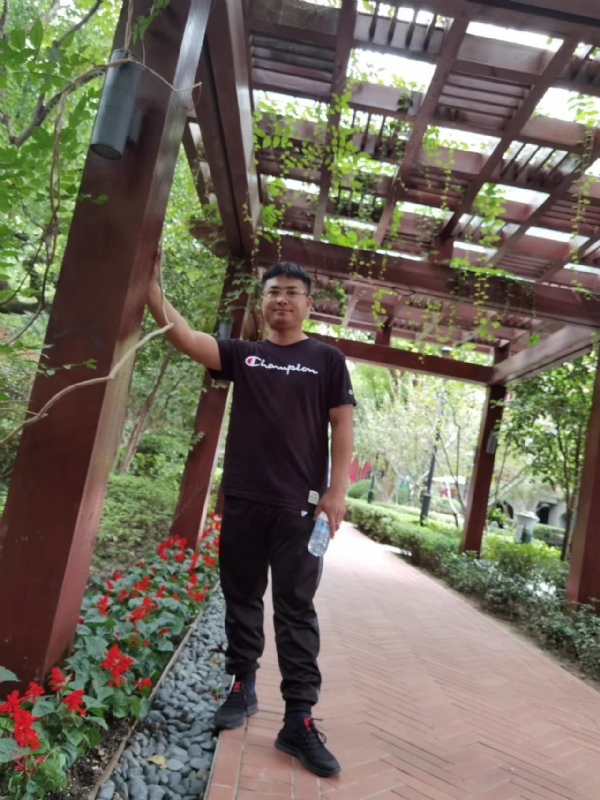 会飞的鱼的第一张照片--新乡相亲服务中心
