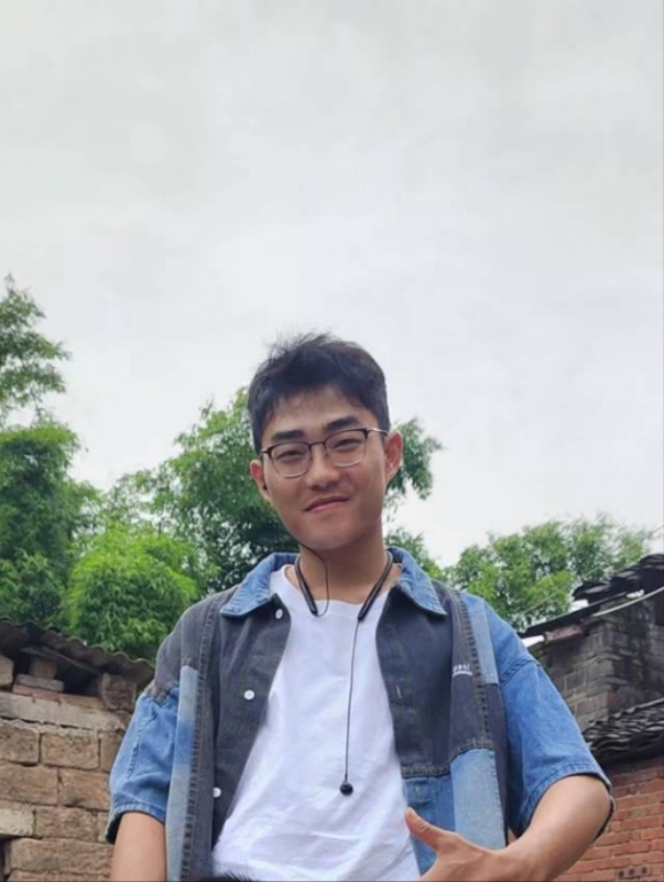 越努力越幸运的第一张照片--新乡相亲服务中心