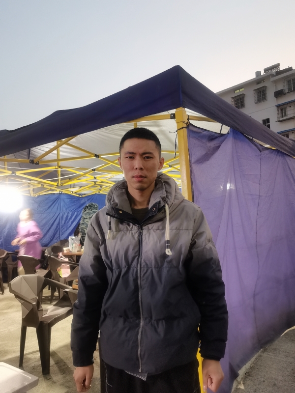 谁谁谁的第一张照片--新乡相亲服务中心