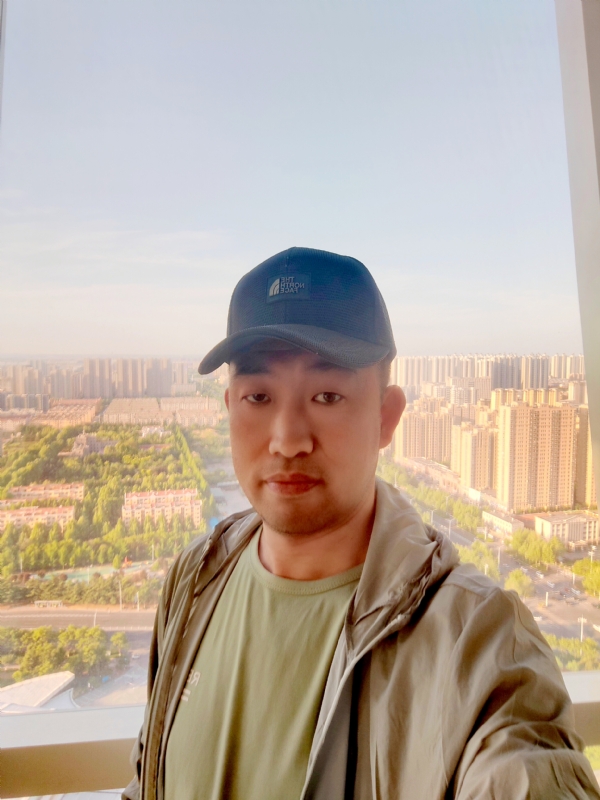 勇攀高峰的第一张照片--新乡相亲服务中心