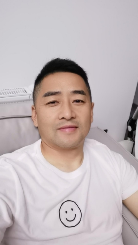 向阳而生的第一张照片--新乡相亲服务中心