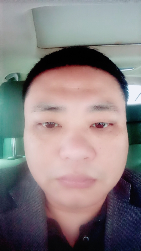 向日葵的第一张照片--新乡相亲服务中心