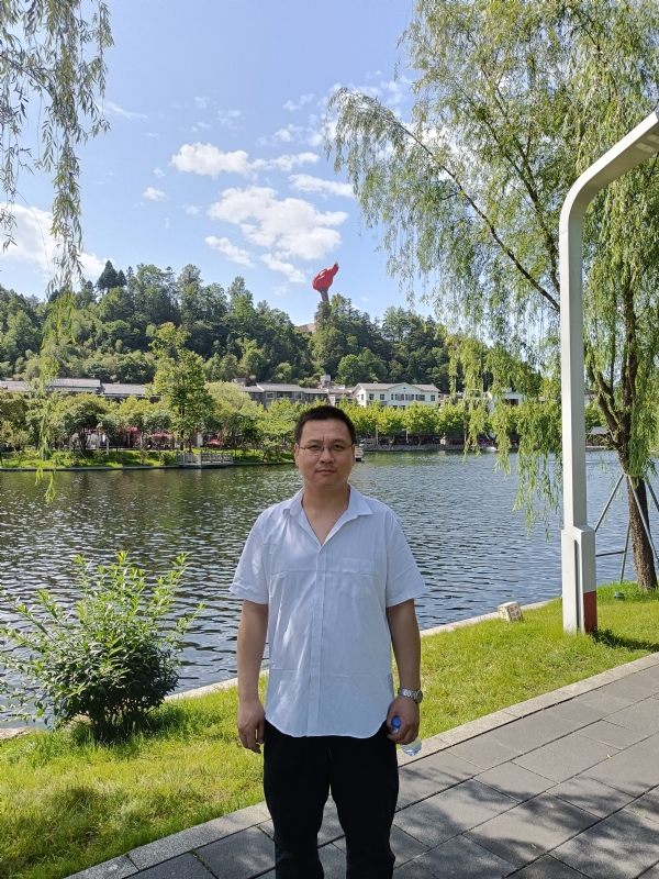 风雨相伴的第一张照片--新乡相亲服务中心