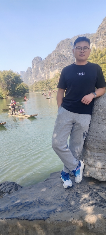 受过伤的狼的第二张照片--新乡相亲服务中心