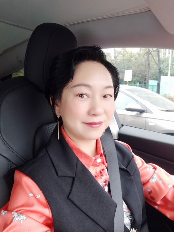 艳阳天的第二张照片--新乡相亲服务中心
